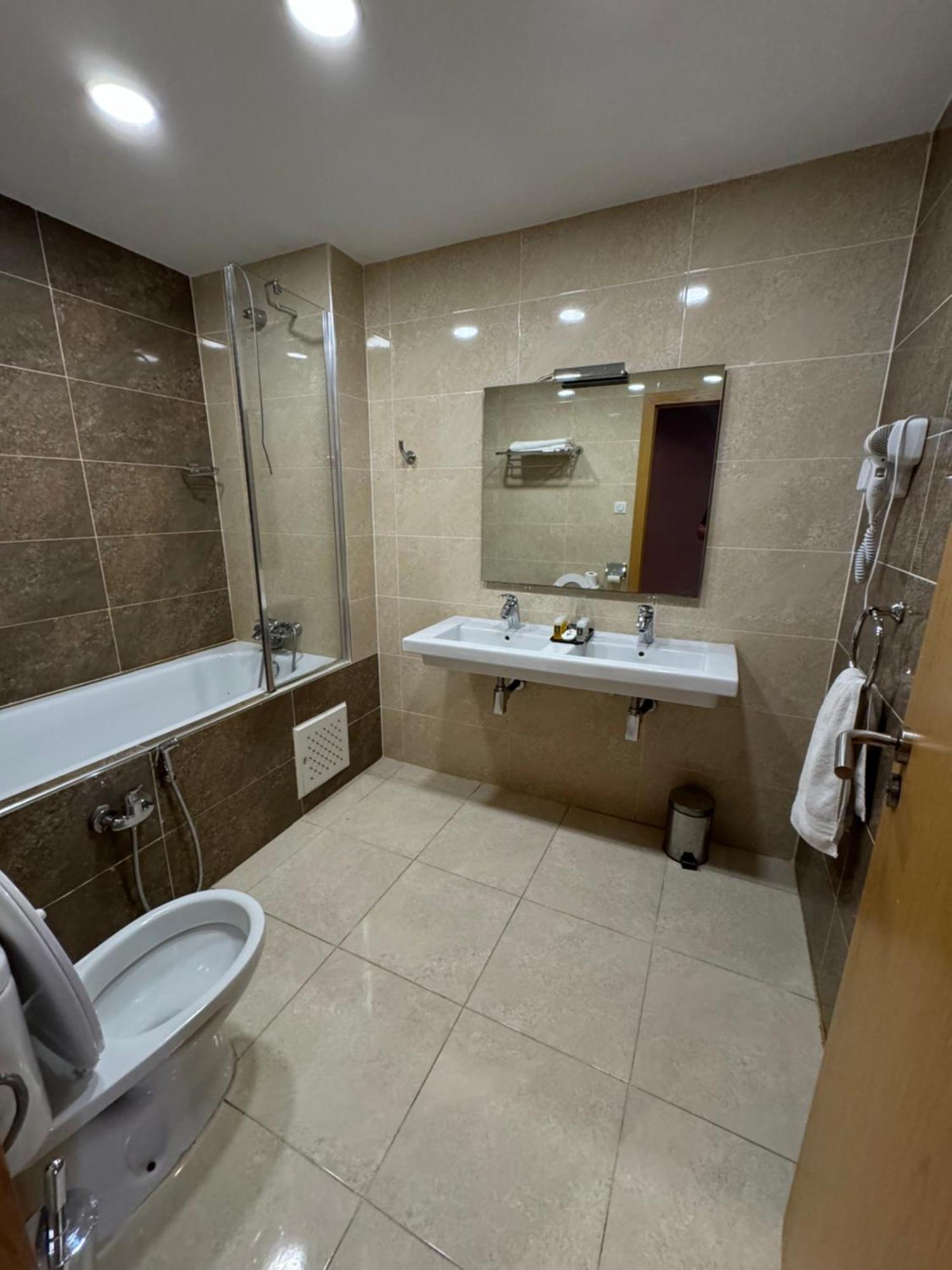 Le Zenith Hotel Orano Esterno foto