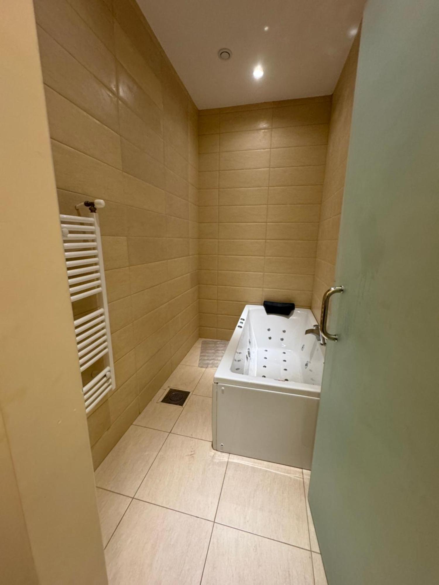 Le Zenith Hotel Orano Esterno foto