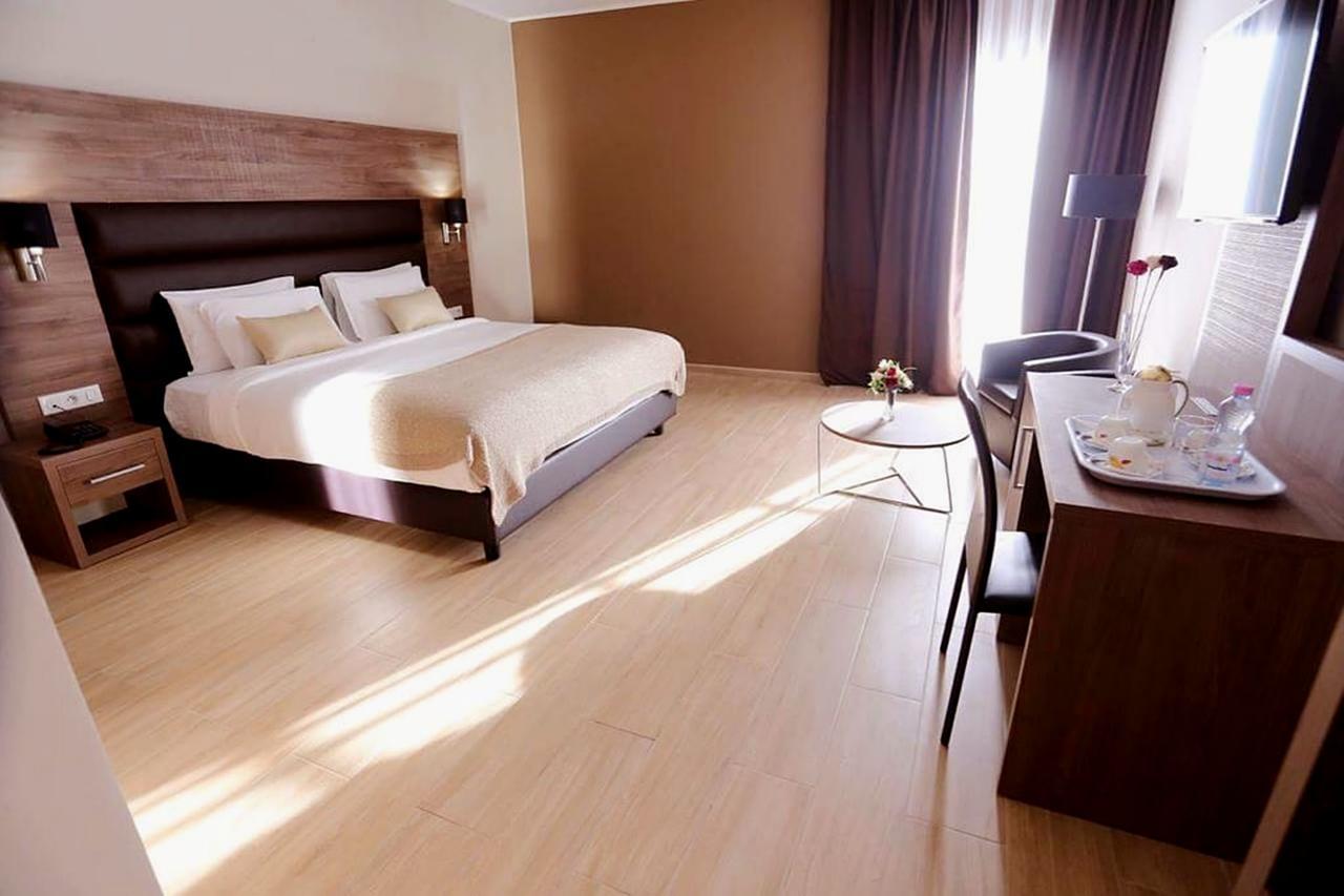 Le Zenith Hotel Orano Esterno foto