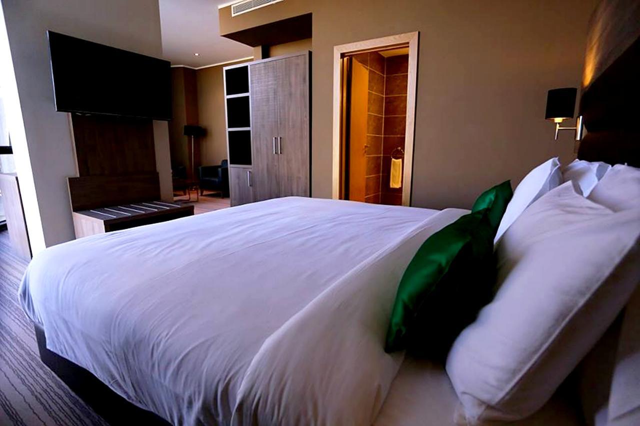 Le Zenith Hotel Orano Esterno foto