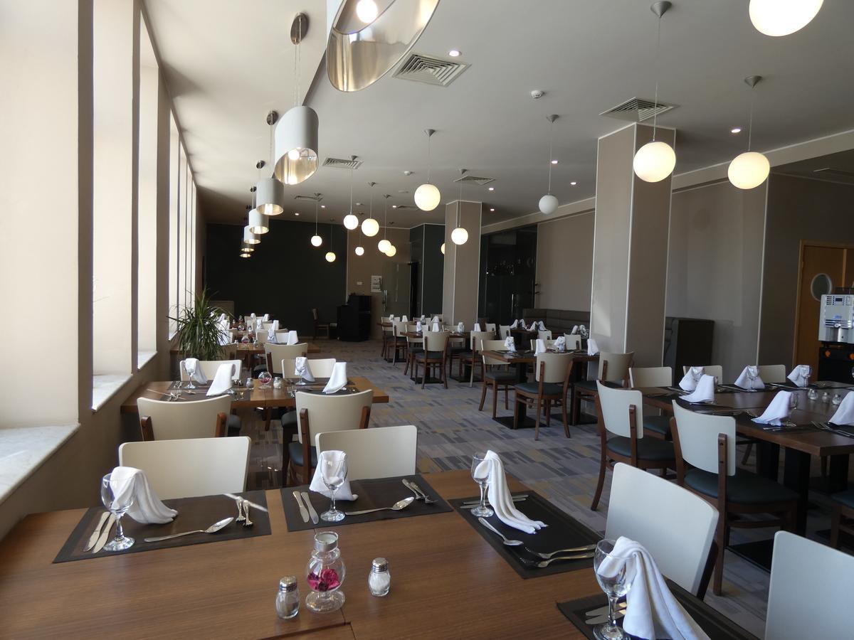 Le Zenith Hotel Orano Esterno foto
